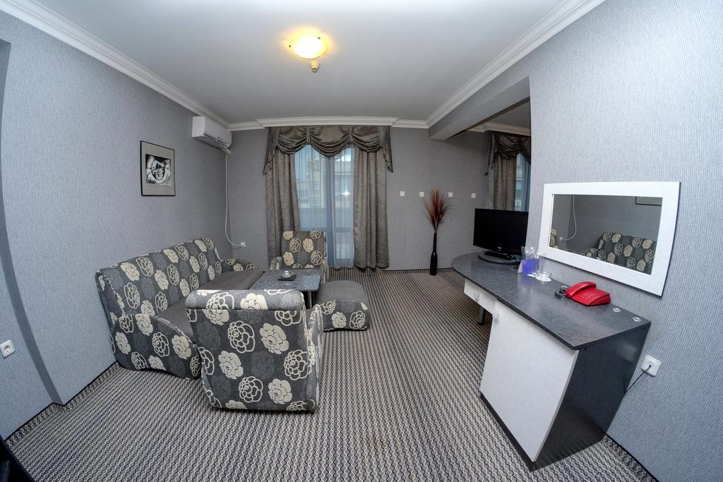 Haskovo Hotel Zewnętrze zdjęcie